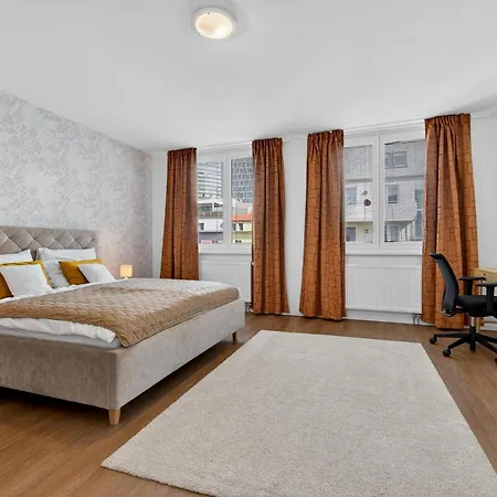 Revon Business Apartment, Free Garage & Balcony Apartamento Bratislava