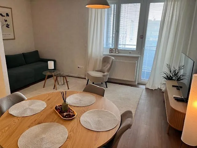 Revon Central-urban Apartment, Balcony & Free Parking Bratislava