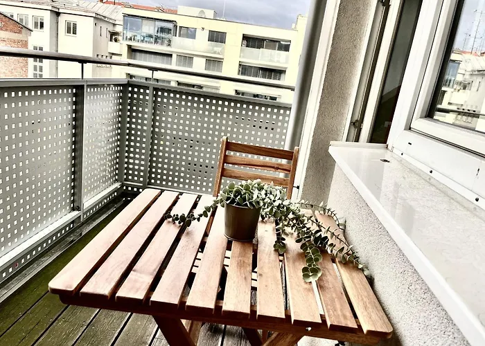 Appartement Revon Central-urban Apartment, Balcony & Free Parking