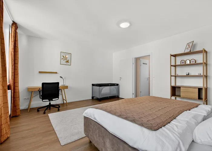 Revon Business Apartment, Free Garage & Balcony Apartamento Bratislava