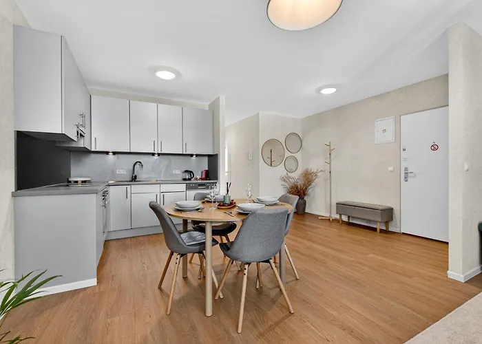 Revon Business Apartment, Free Garage & Balcony Apartamento
